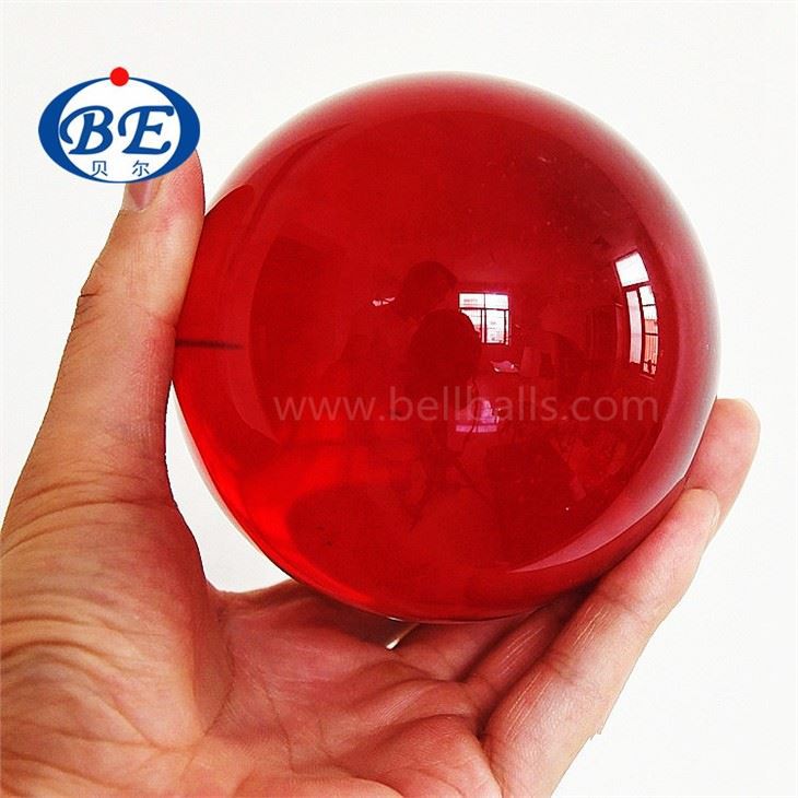 Rote Kristallkugel-Kugeln